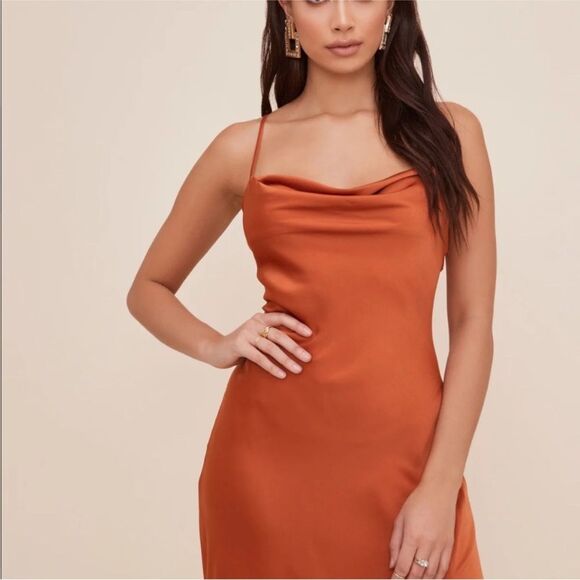 ASTR The Label NWT Gaia Cowl Neck Midi Dress in Burnt Orange Size XS - Picture 4 of 8